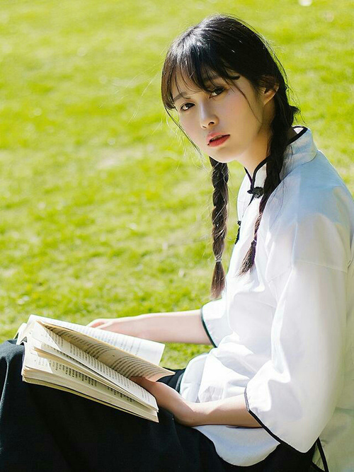 “极速飞扬：超越极限的超车瞬间”，《极速超越》