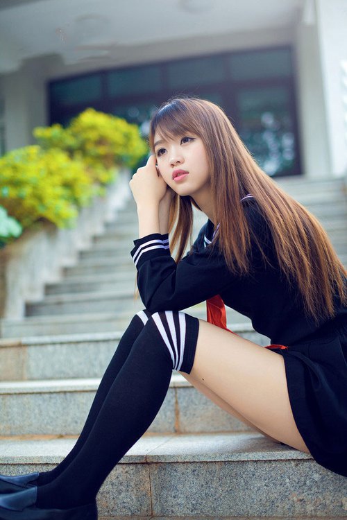 比利时男子排球队在小组赛中表现出色,晋级八强,比利时男子足球世界排名