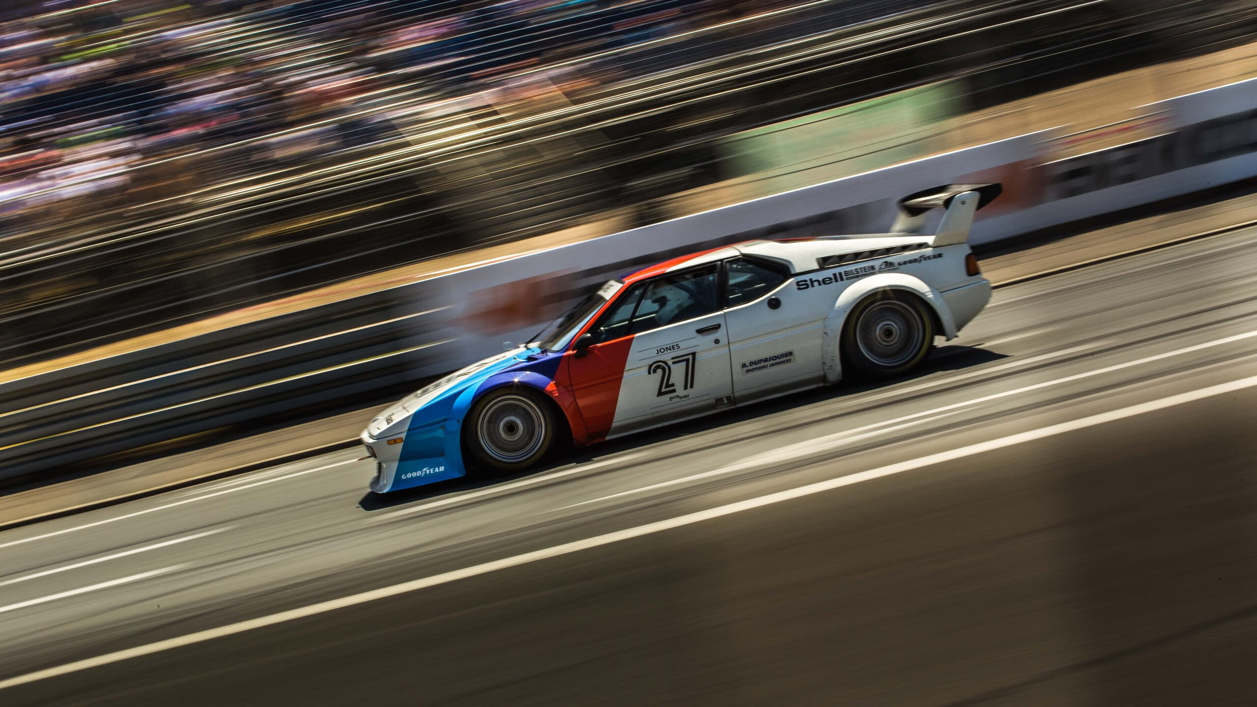 乐鱼电竞在线平台登录入口-绿衫军全队团结拼搏，海沃德奋不顾身逆转雄鹿成就神话