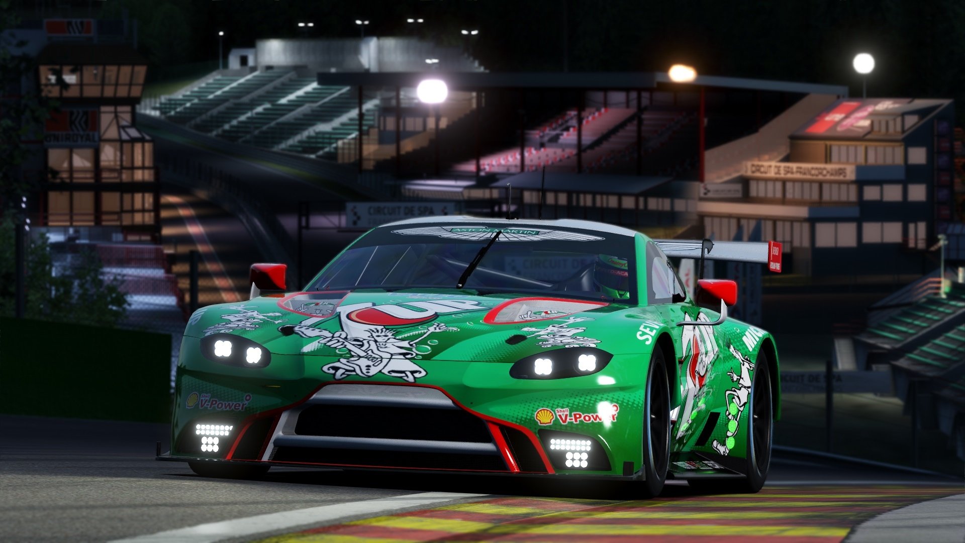 “快艇冲浪：东三叉湖赛场迎来最燃的水上竞速”