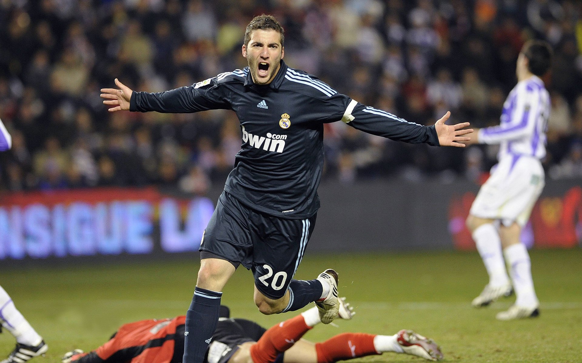 隆戈:全黑队的进攻利刃,突破防线打破常规,隆戈技术(武汉)有限公司